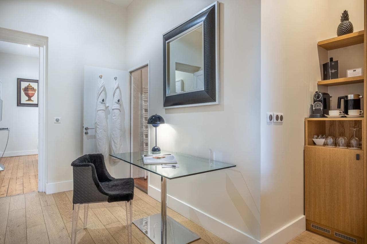 Le Palais Gallien Hotel & Spa Bordeaux Exterior photo A typical room at the clinic