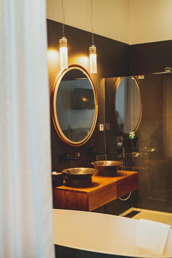 Le Palais Gallien Hotel & Spa Bordeaux Exterior photo Bathroom