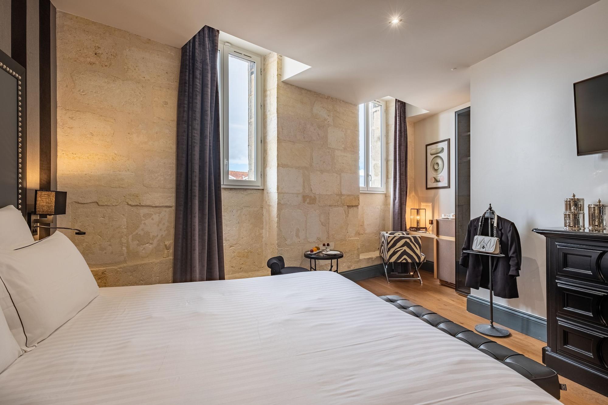 Le Palais Gallien Hotel & Spa Bordeaux Exterior photo A room at the hotel