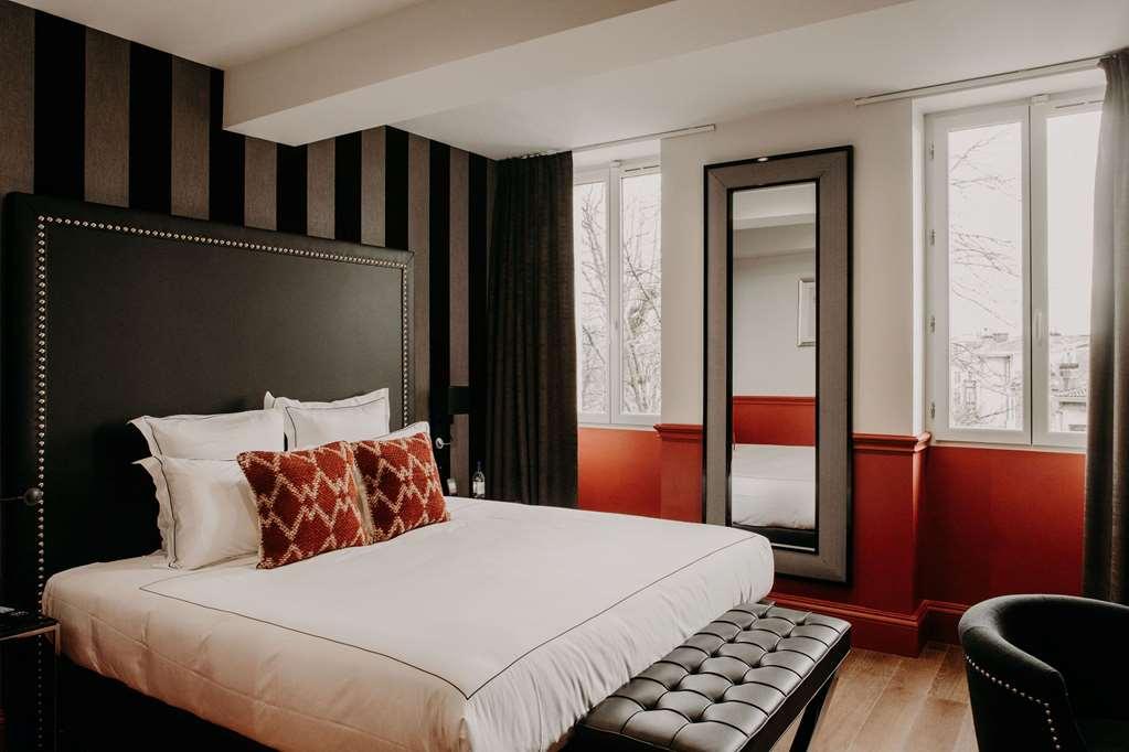 Le Palais Gallien Hotel & Spa Bordeaux Room photo A bedroom at the Hotel 57