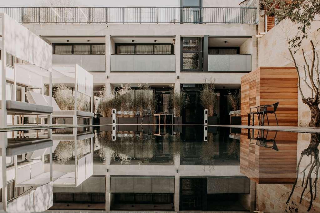 Le Palais Gallien Hotel & Spa Bordeaux Exterior photo The building's courtyard
