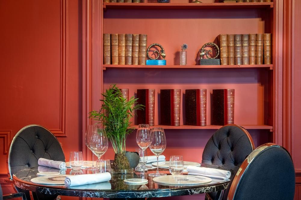 Le Palais Gallien Hotel & Spa Bordeaux Exterior photo Restaurant Library