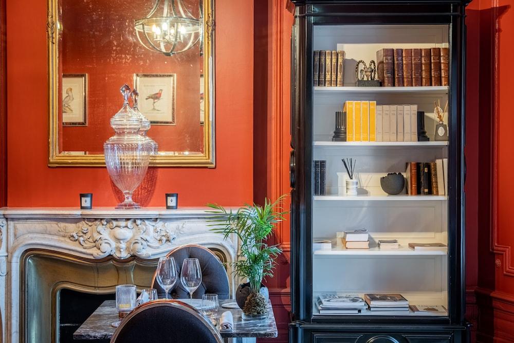 Le Palais Gallien Hotel & Spa Bordeaux Exterior photo The Library at The Ivy, St John's Wood
